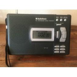 AudioSonic wereld ontvanger met wekker functie.