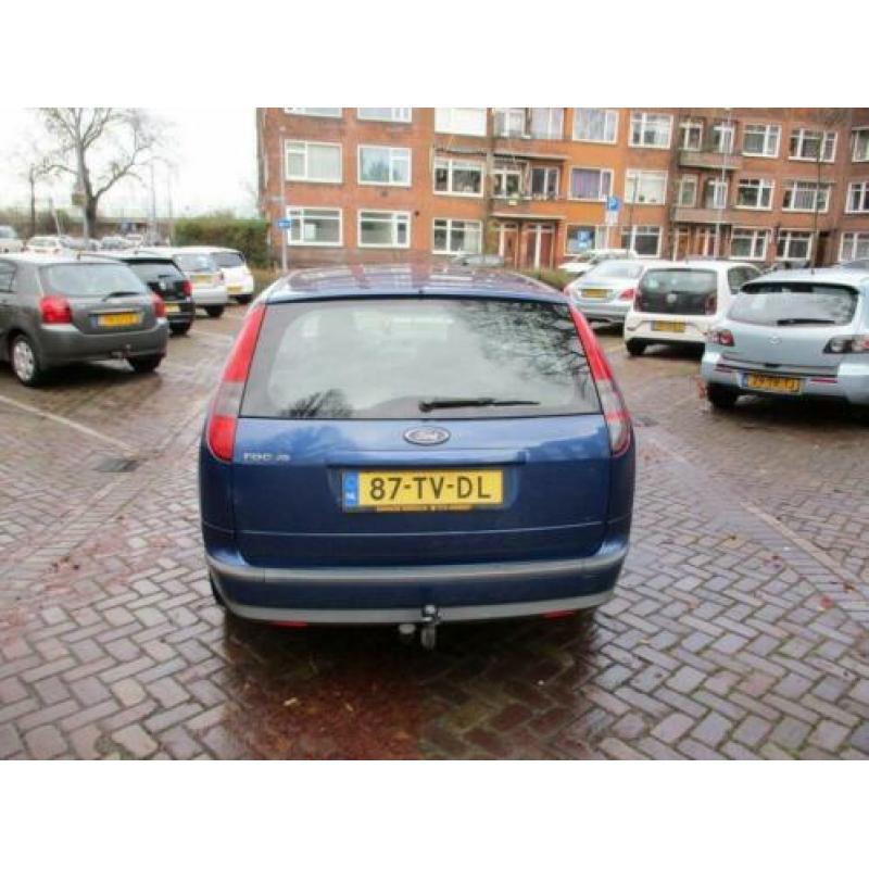 Ford Focus Wagon 1.6-16V Trend rijd goed met apk