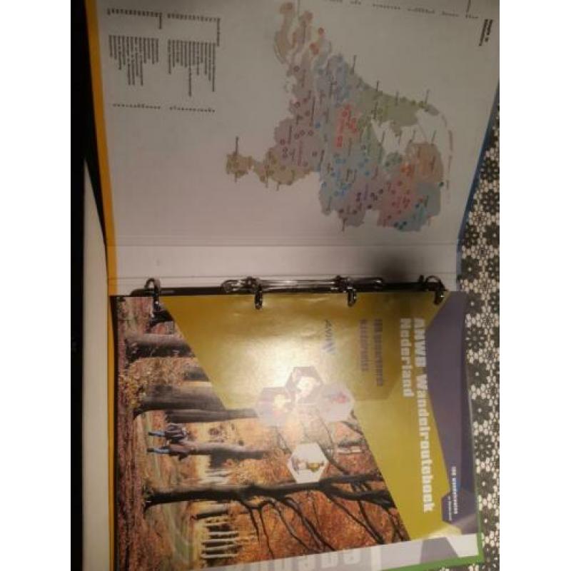 ANWB wandelboek 100 wandeltochten
