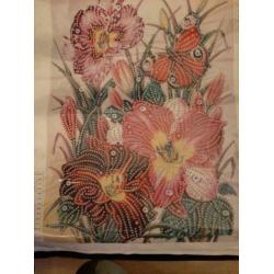 diamond painting, mooie bloemen en vlinder. 30/40.