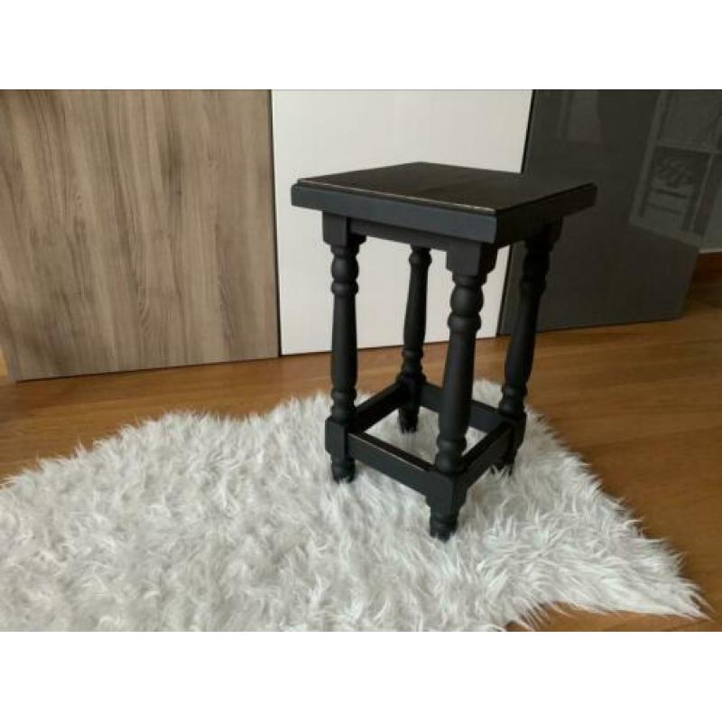 Brocante houten kruk / bijzettafeltje / krukje ??