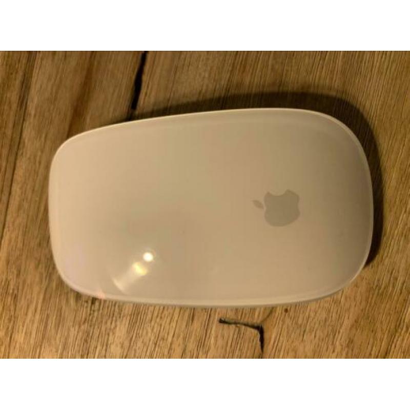 MacBook Pro 13” SG 128GB nov 17 Magic Mouse 2 en hardcase