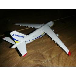 Antonov Airlines AN-124. Herpa. 1:500.