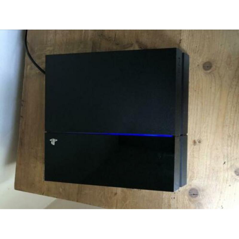 Ps4 500 gb, 2 controllers + rdr2 fifa20 en bo4
