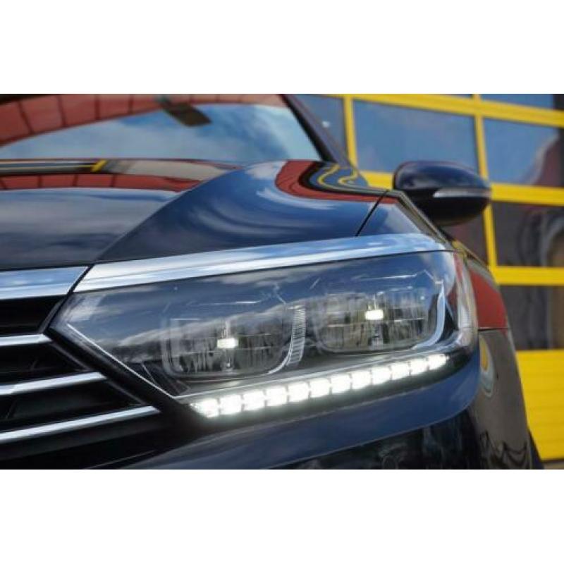 Volkswagen Passat Variant 1.6 TDI AUTOMAAT Highline BJ2015 L