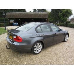 BMW 3-serie 320i High Executive ECC Cruise Navi Trekhaak