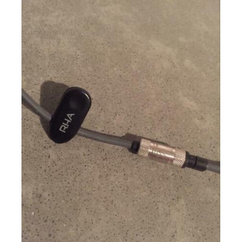 RHA MA750i in-ear hoofdtelefoon