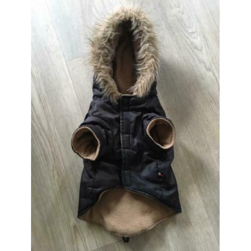Te koop:2 leuke hondenjasjes
