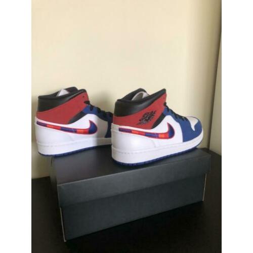 Air Jordan mid se maat 42