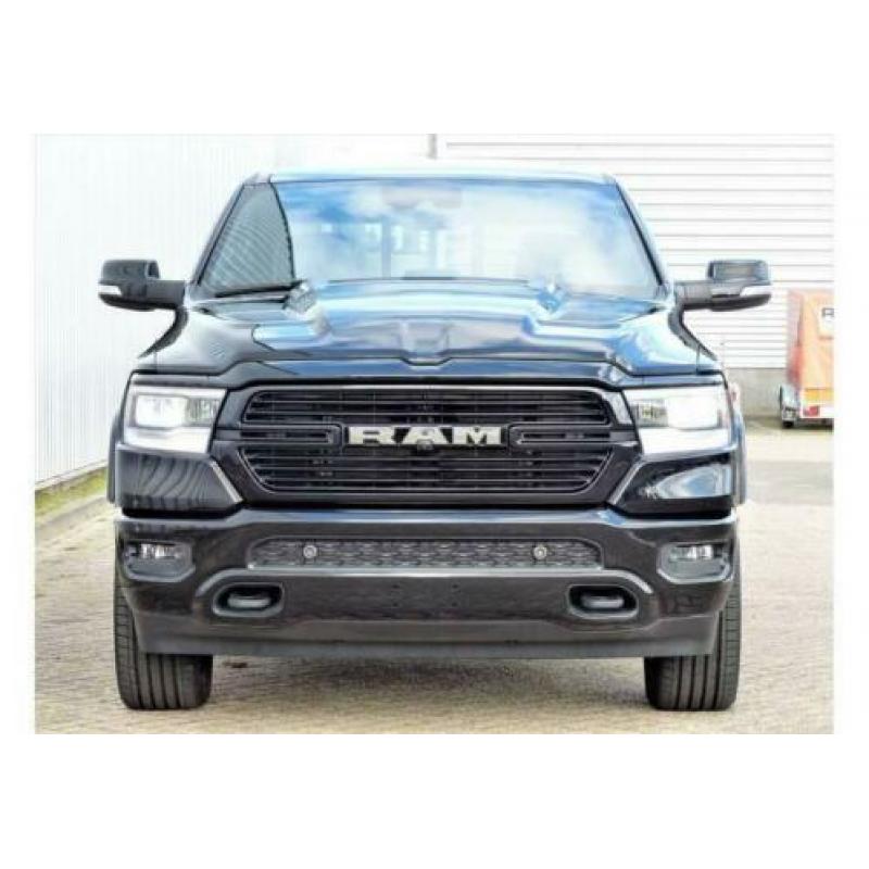 Dodge Ram Pick Up 1500 4x4 Crew Cab Laramie Sport