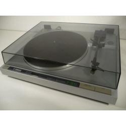 Yamaha P300 platenspeler met Yamaha CG-7700 element
