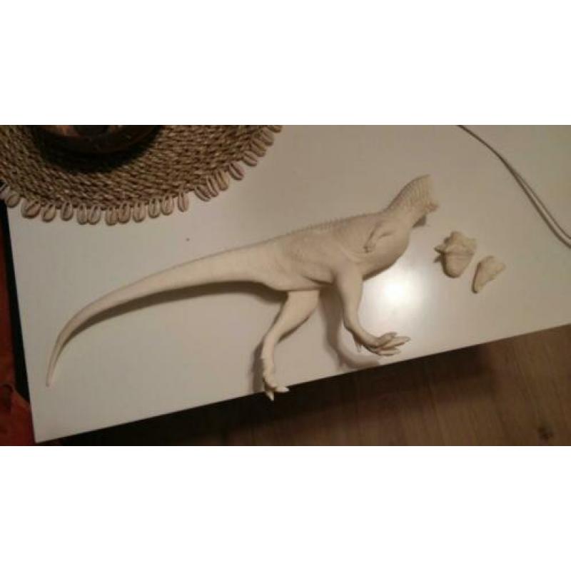 Resin kit Carnotaurus