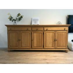 Eikenhouten kast