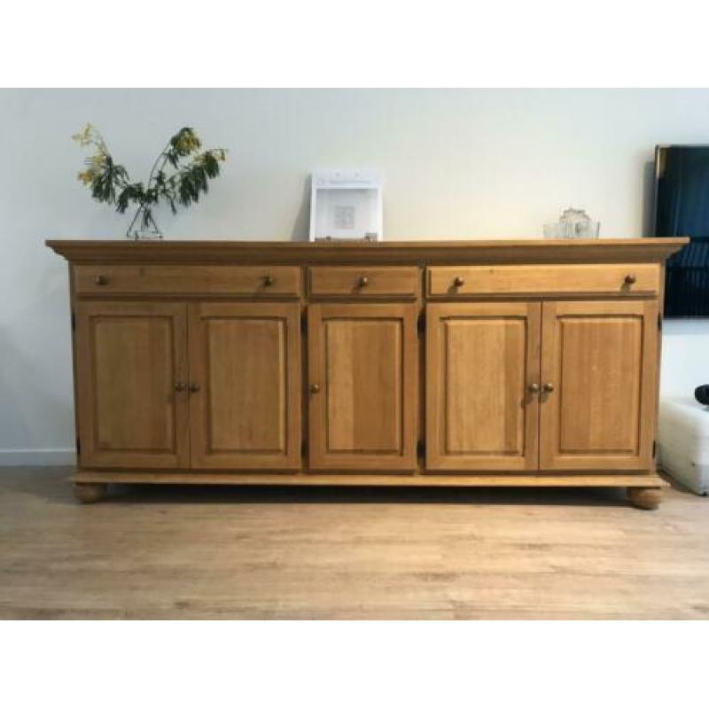 Eikenhouten kast