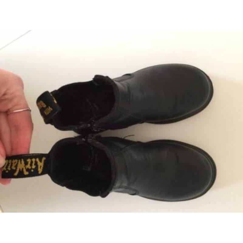 Dr Martens maat 28