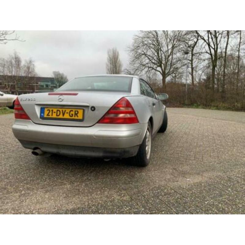 Mercedes SLK-Klasse 2.0 Slk200 Roadster AUT 2000 Grijs