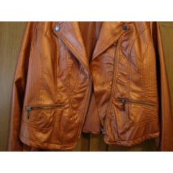 te kp stoer kort jasje roest kleur mt 42/44