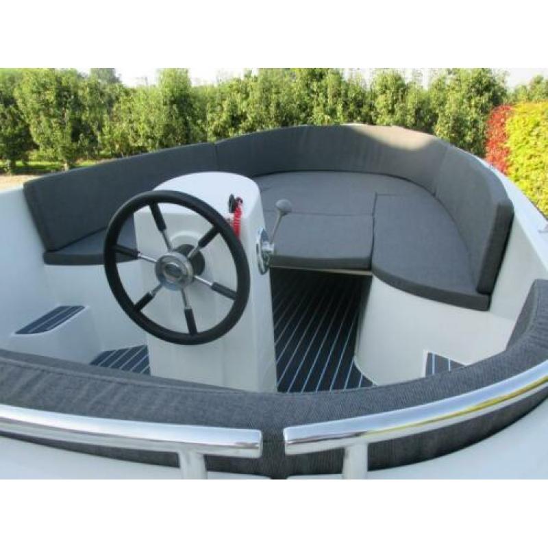 Lago Amore 595 Tender met Suzuki 20pk 4-takt b/b motor.