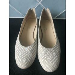 Prachtige lage schoenen klassieke ballerina’s maat 40