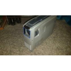 Te koop Sony beamer met nieuwe lamp