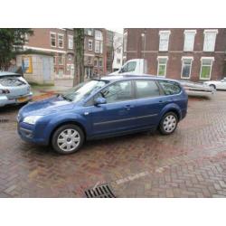 Ford Focus Wagon 1.6-16V Trend rijd goed met apk