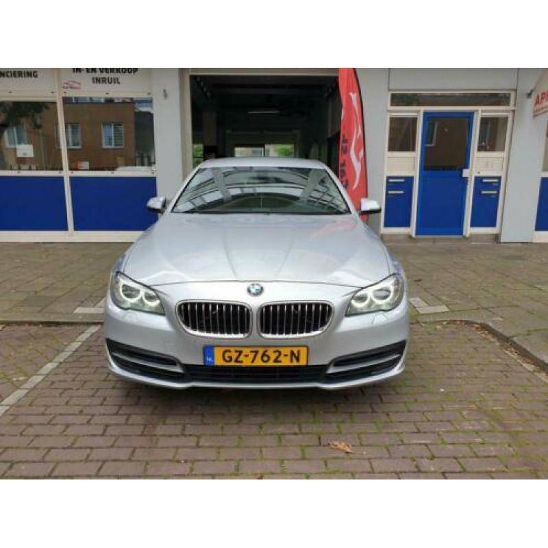 BMW 5-serie 520i High Executive Automaat/Grote Scherm/Leder/