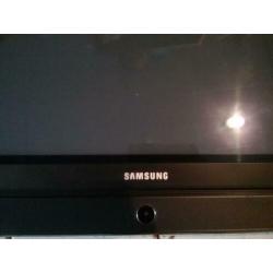 Samsung flatscreen plasma tv, 42 inch, soundbar, werkend