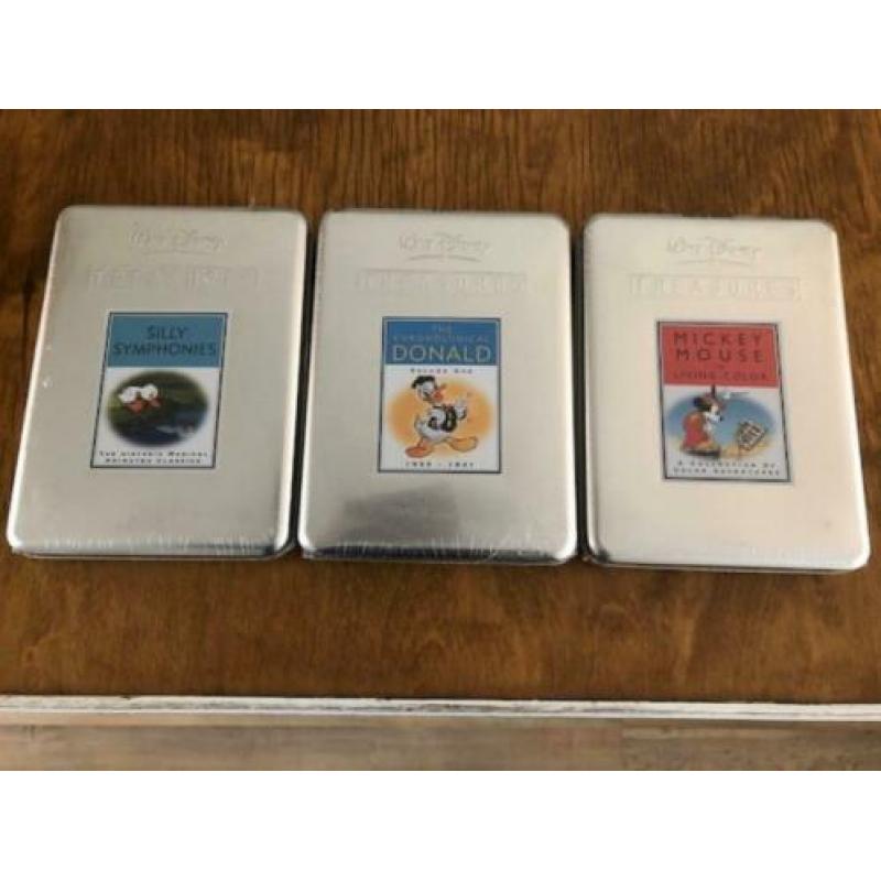 Walt Disney 3 metalen DVD boxen nog dicht geseald dus nieuw.