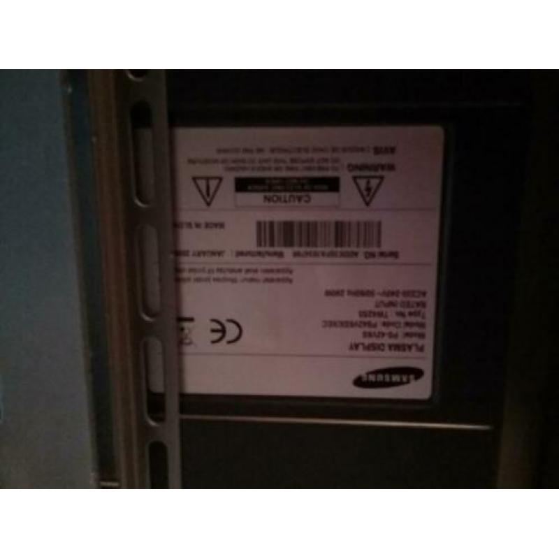 Samsung flatscreen plasma tv, 42 inch, soundbar, werkend