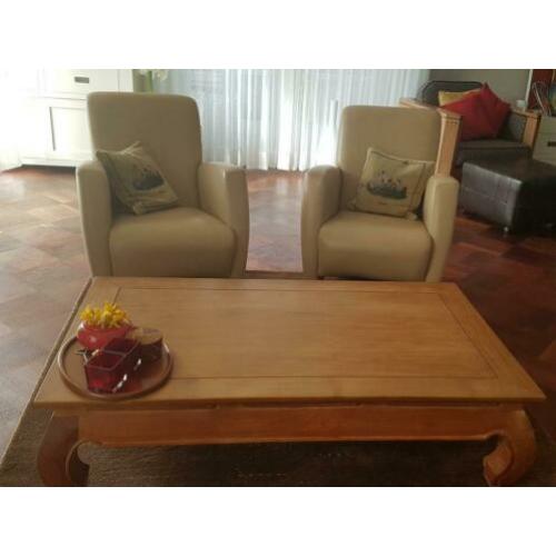 2 mooie licht beige leren fauteuils,perf st