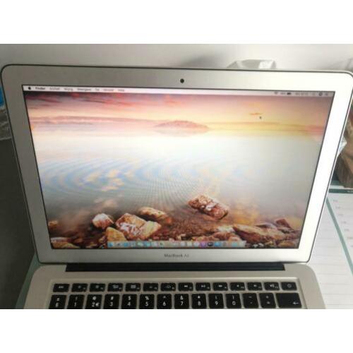 MacBook Air mid 13 inch i5 1.7