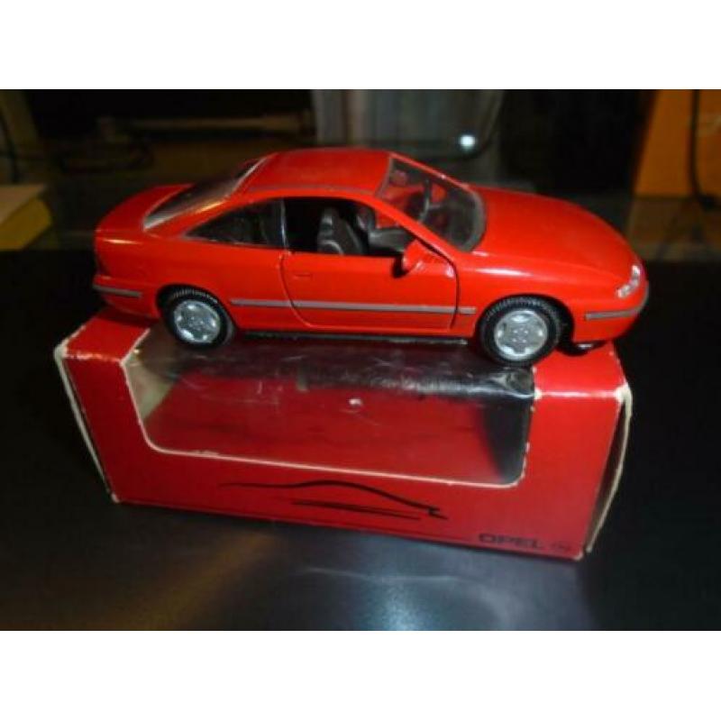 Opel Calibra van Gama 1:43