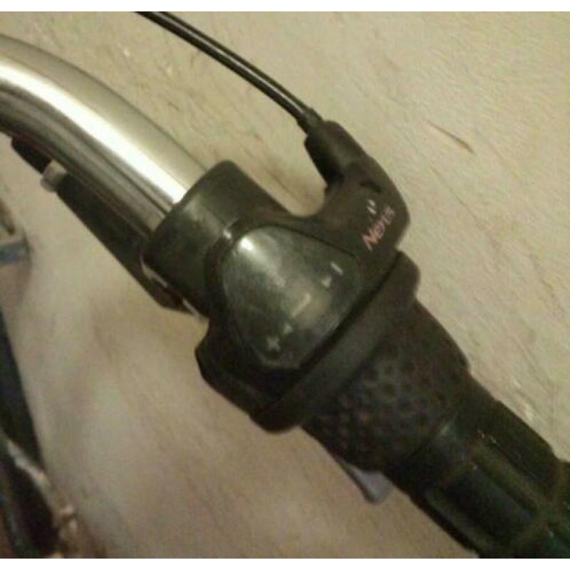 Te koop damesfiets (28inch ) met 3 versnellingen inzgst !!!