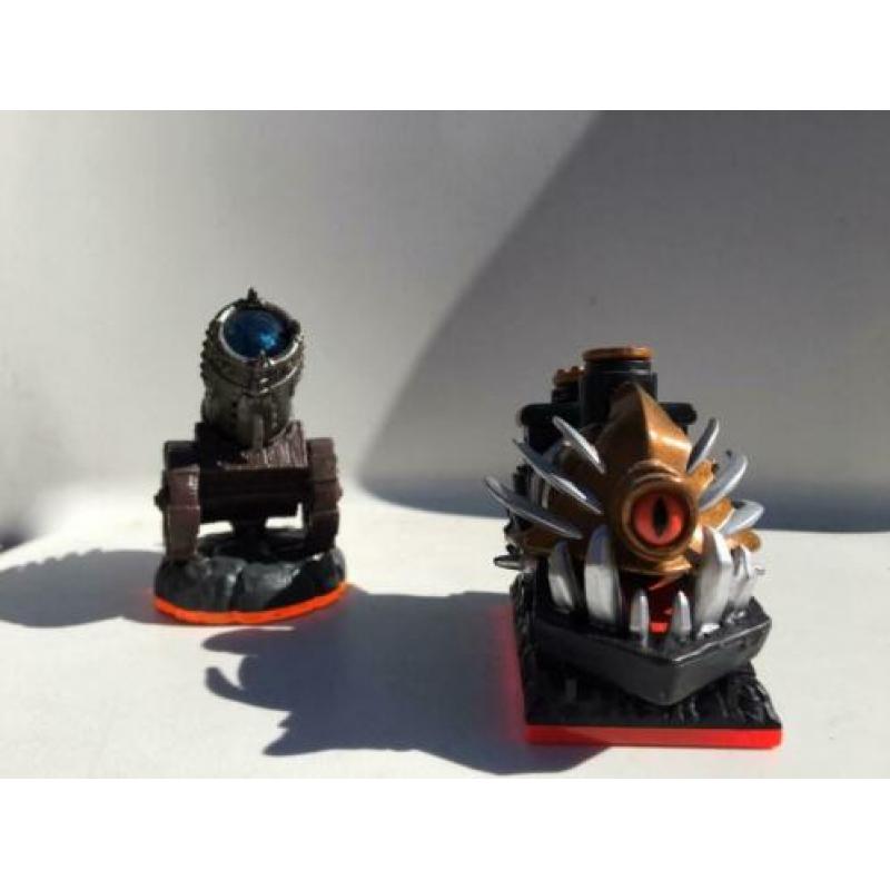 Skylanders en traps ca 2 euro per stuk