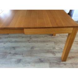 Uitschuifbare massief eiken houten eettafel