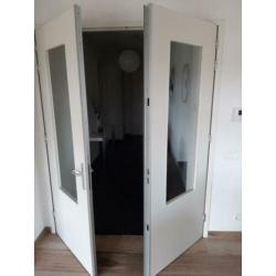 Dubbele stompe binnendeuren wit, + glas compl.met deurbeslag