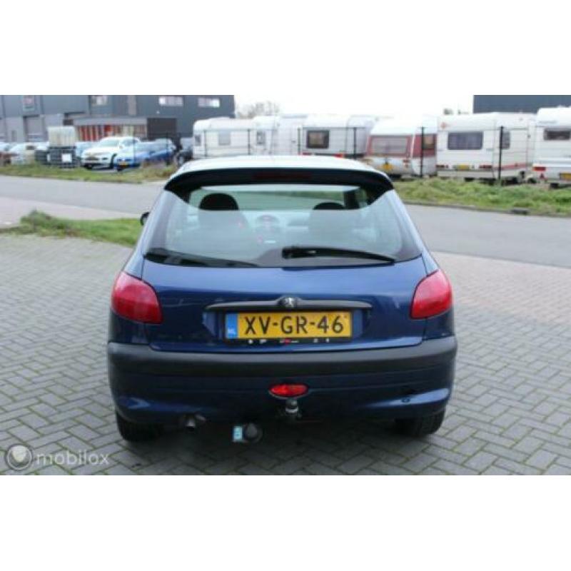 Peugeot 206 1.4 XR leuke auto met APK tot 10-05-2020!