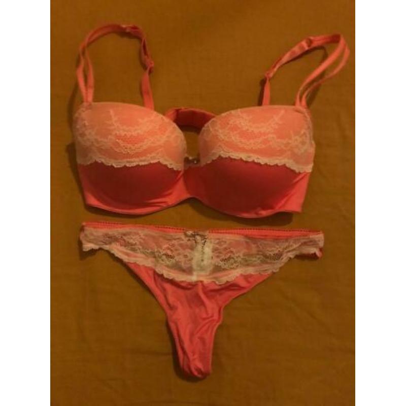 Marimeili bh 85c met string maat m