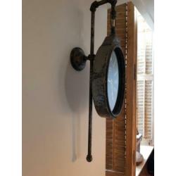 metalen wandklok