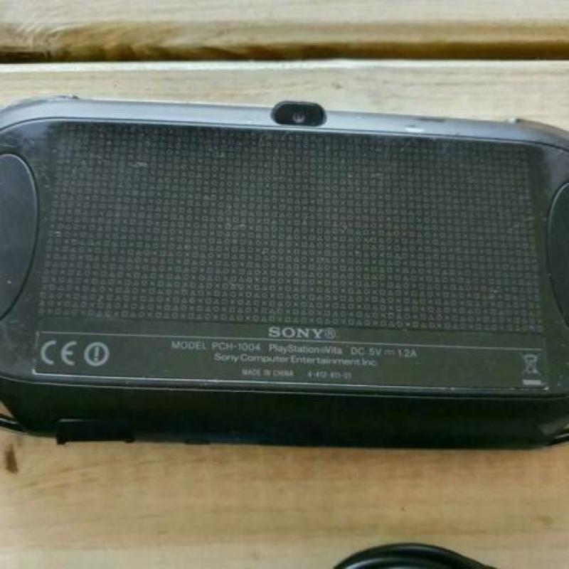 Ps vita plus 2 games