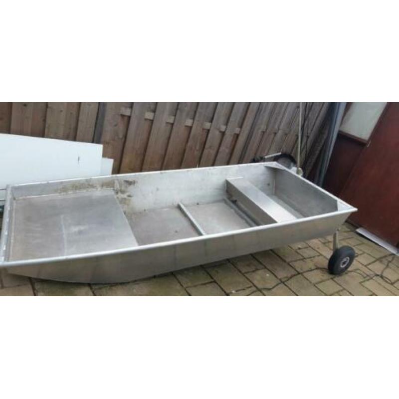 Aluminium boot met 5pk marinier