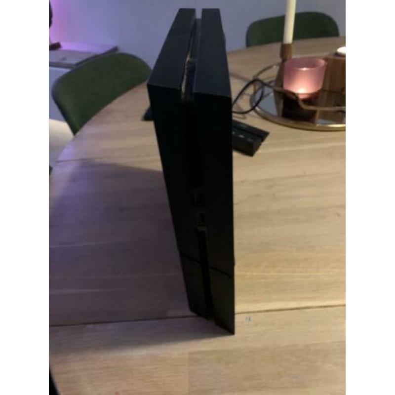 PS4 500g + 11 games