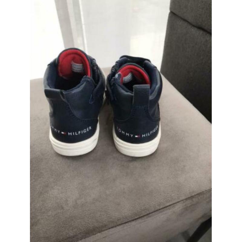 Tommy hilfiger schoenen maat 25