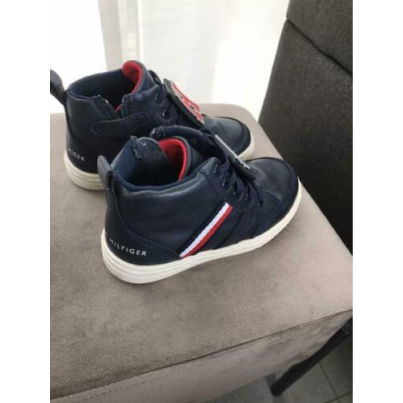 Tommy hilfiger schoenen maat 25