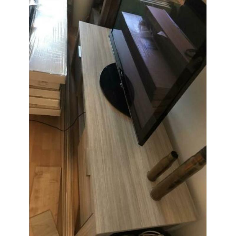 Zeer net tv meubel