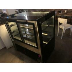 Polar display fridge