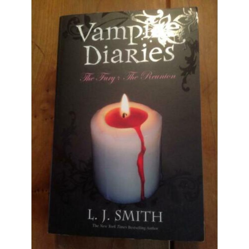 Vampire Diaries van lj Smith. 8 Boeken samen 65 eur.