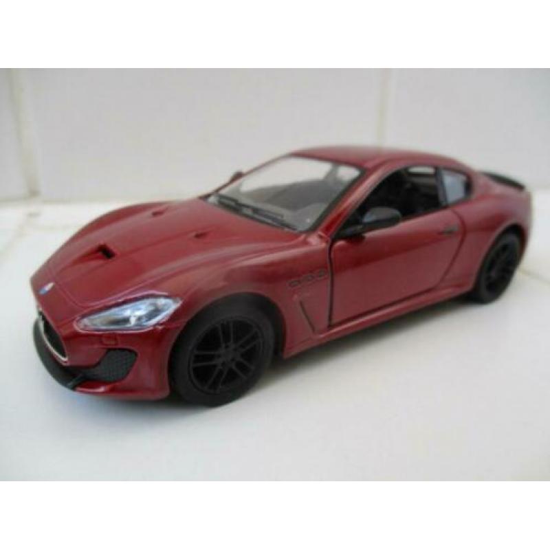 1/38 kinsmart maserati granturismo auto mooie staat