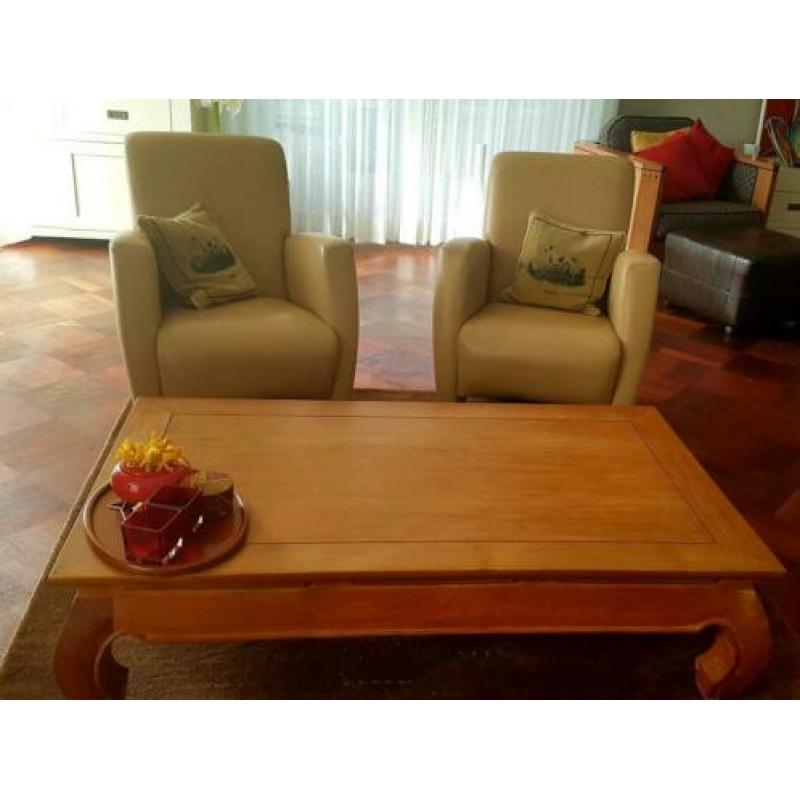 2 mooie licht beige leren fauteuils,perf st