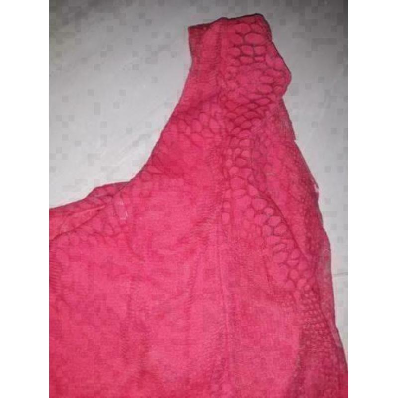 Prachtige jurkje 1 kant ruffles maat S bieden